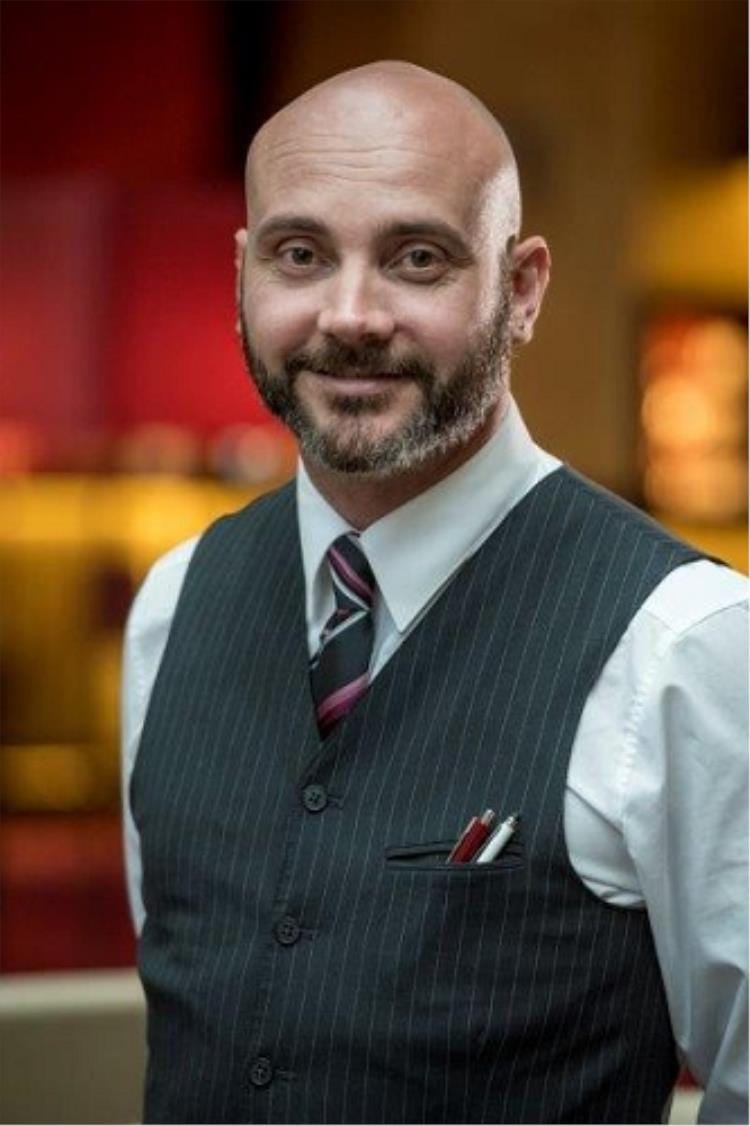 Aaron Stecher, “chef de bar” del Lounge dei Cedri
